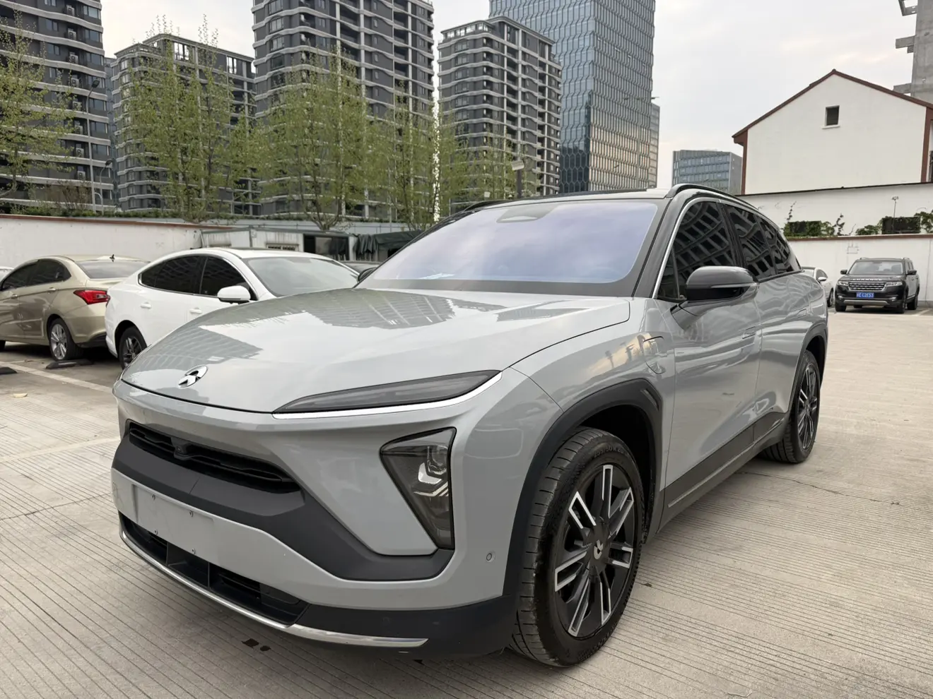 NIO ES6