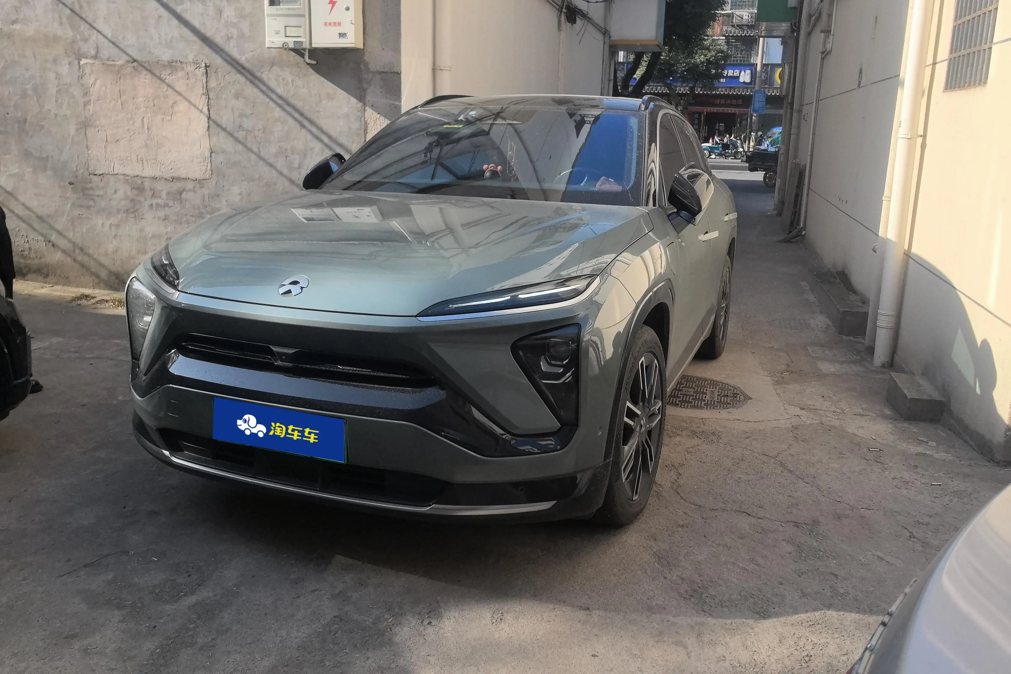 NIO ES6
