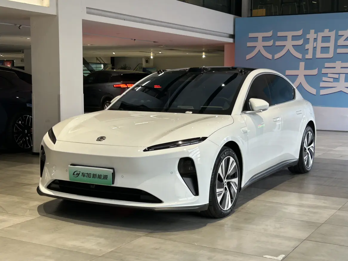 NIO ET5