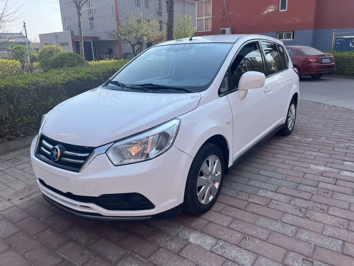 Kai Chen Venucia R50