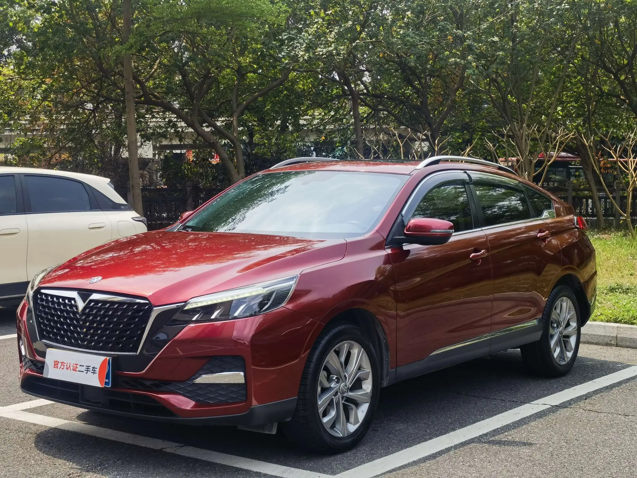 Kai Chen Venucia T90