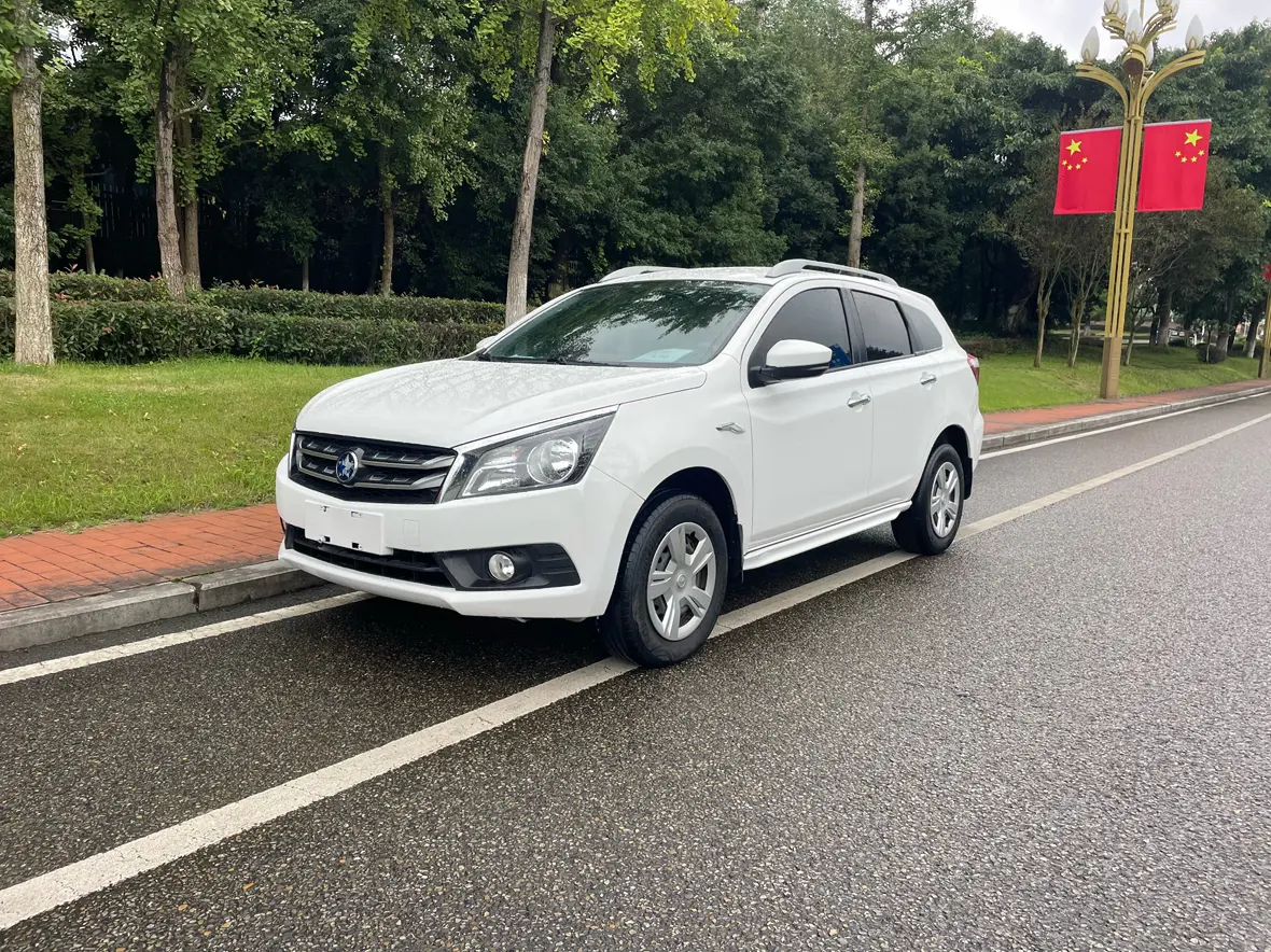 Kai Chen Venucia T70