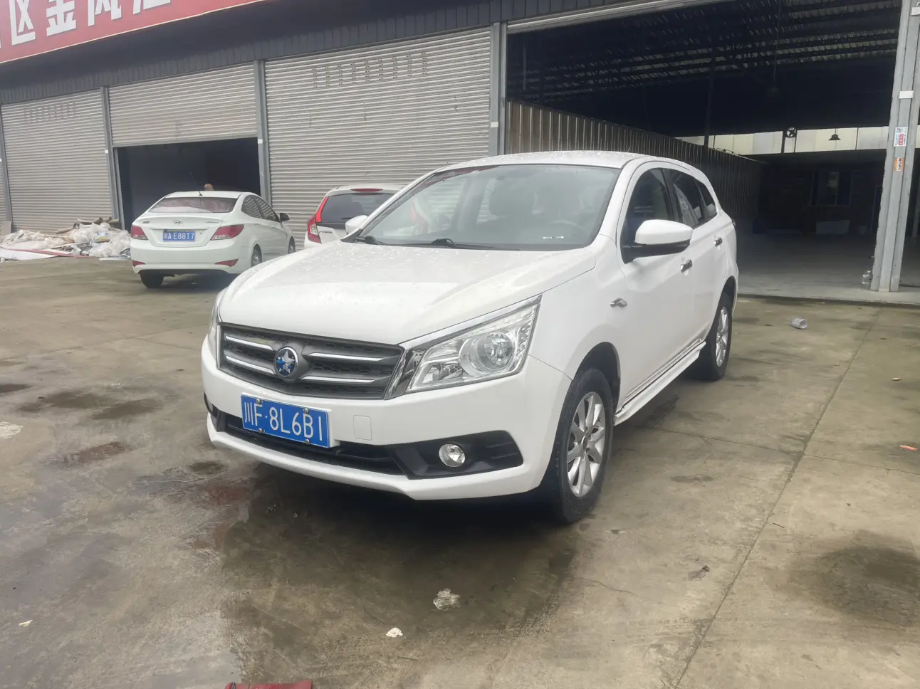 Kai Chen Venucia T70