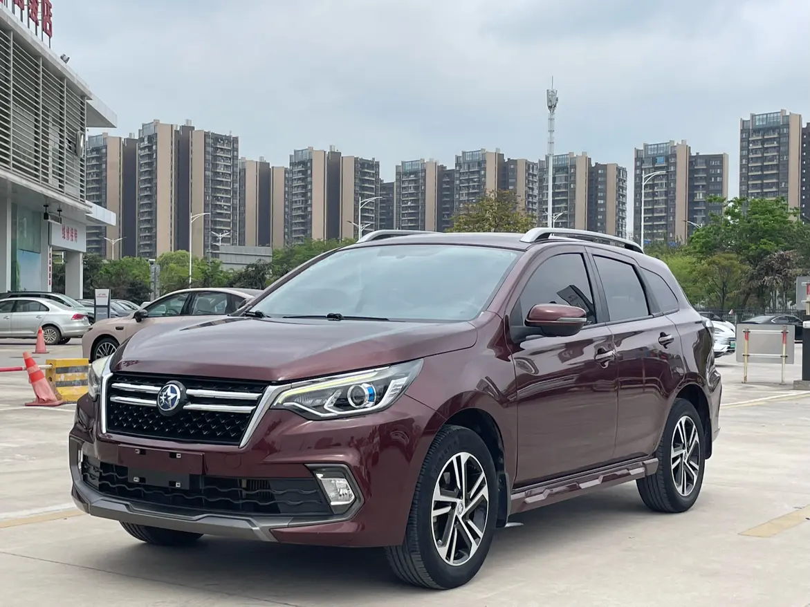 Kai Chen Venucia T70
