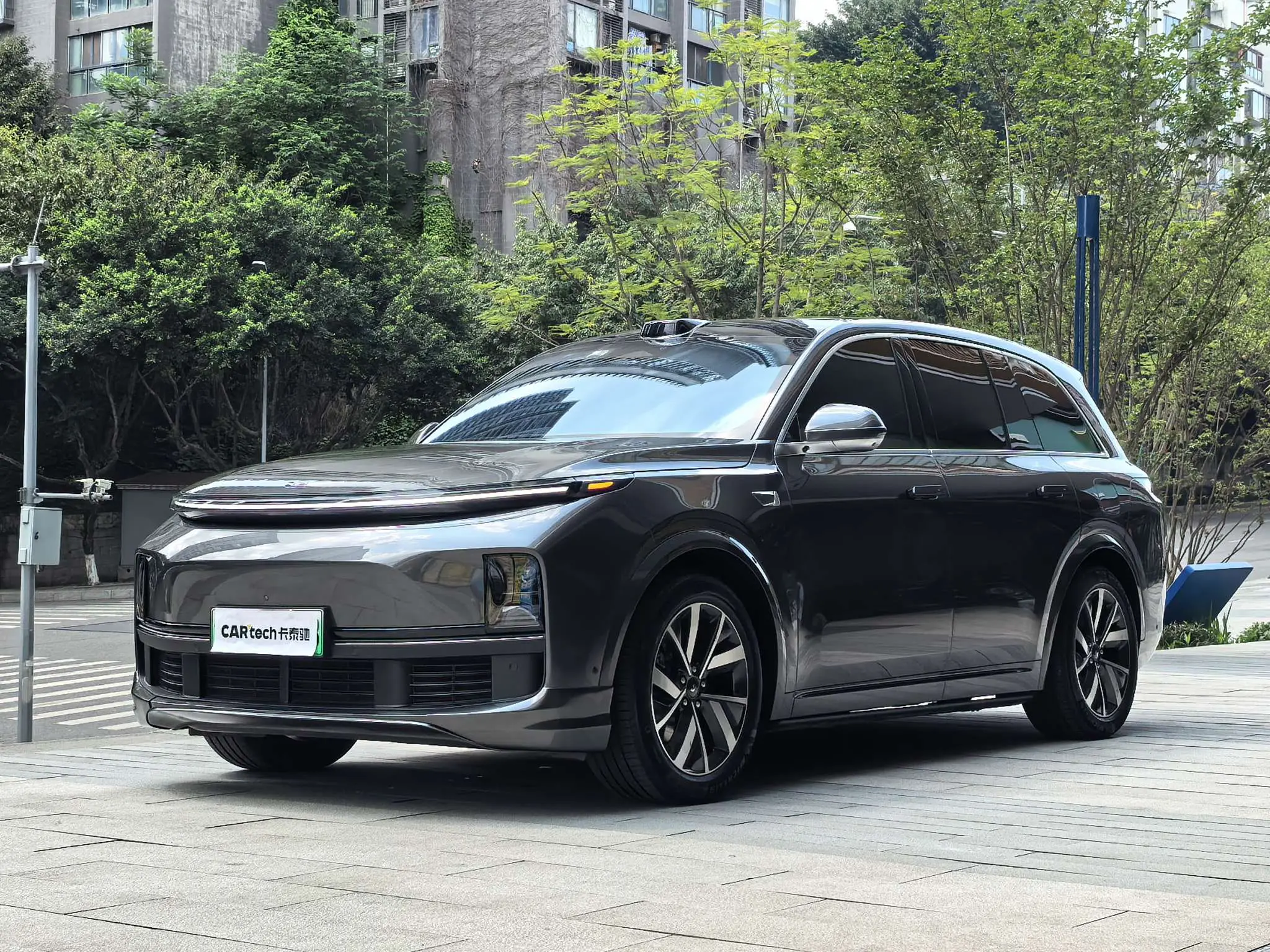 Lixiang L8