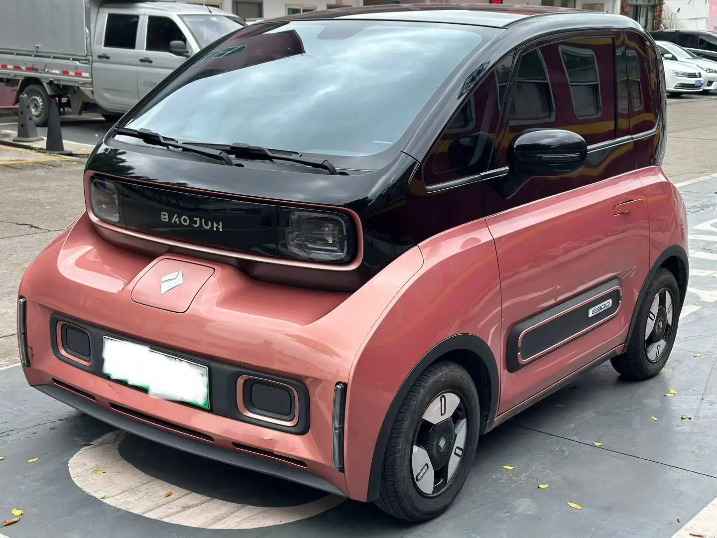 Baojun E300