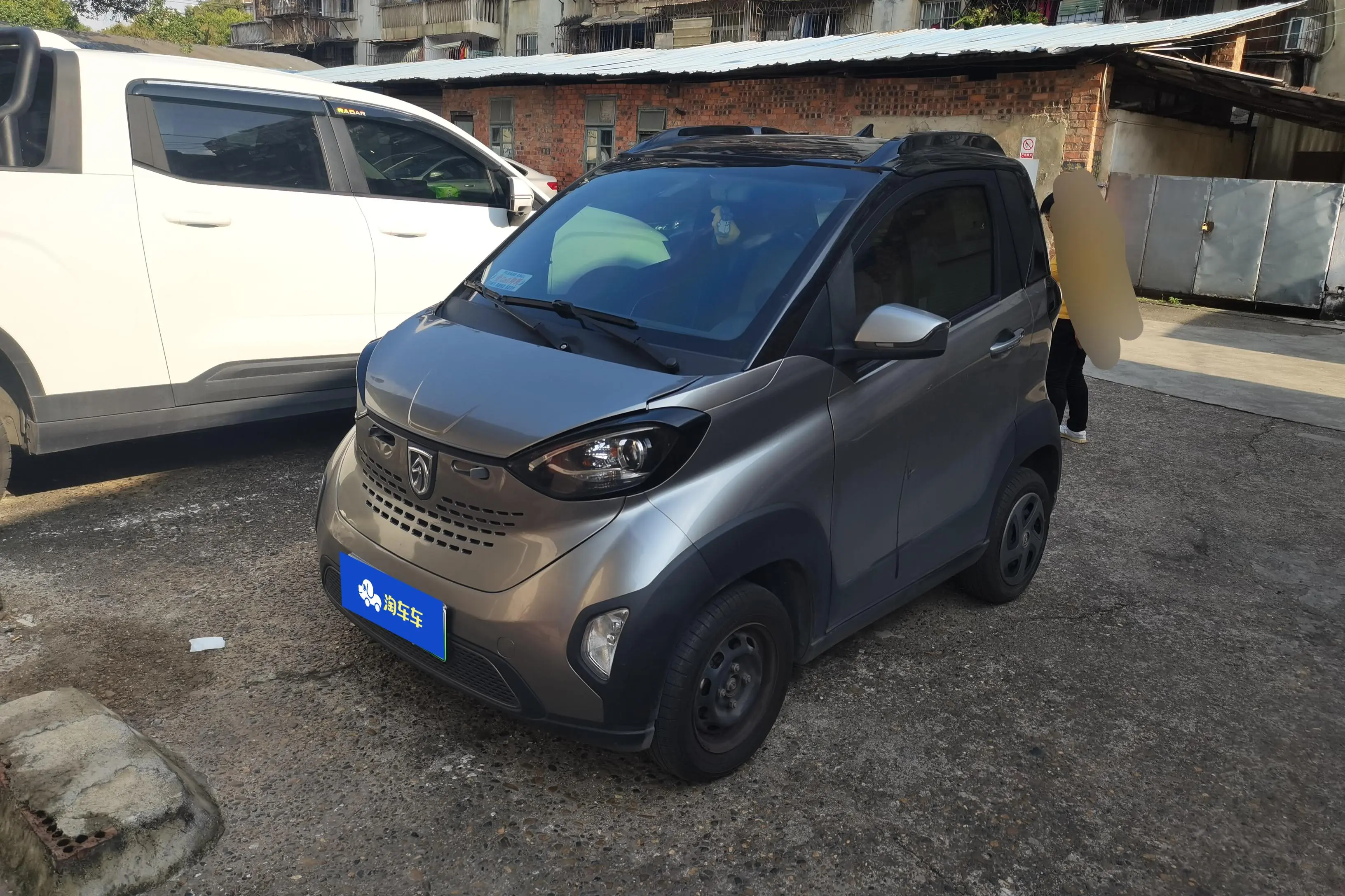 Baojun E100
