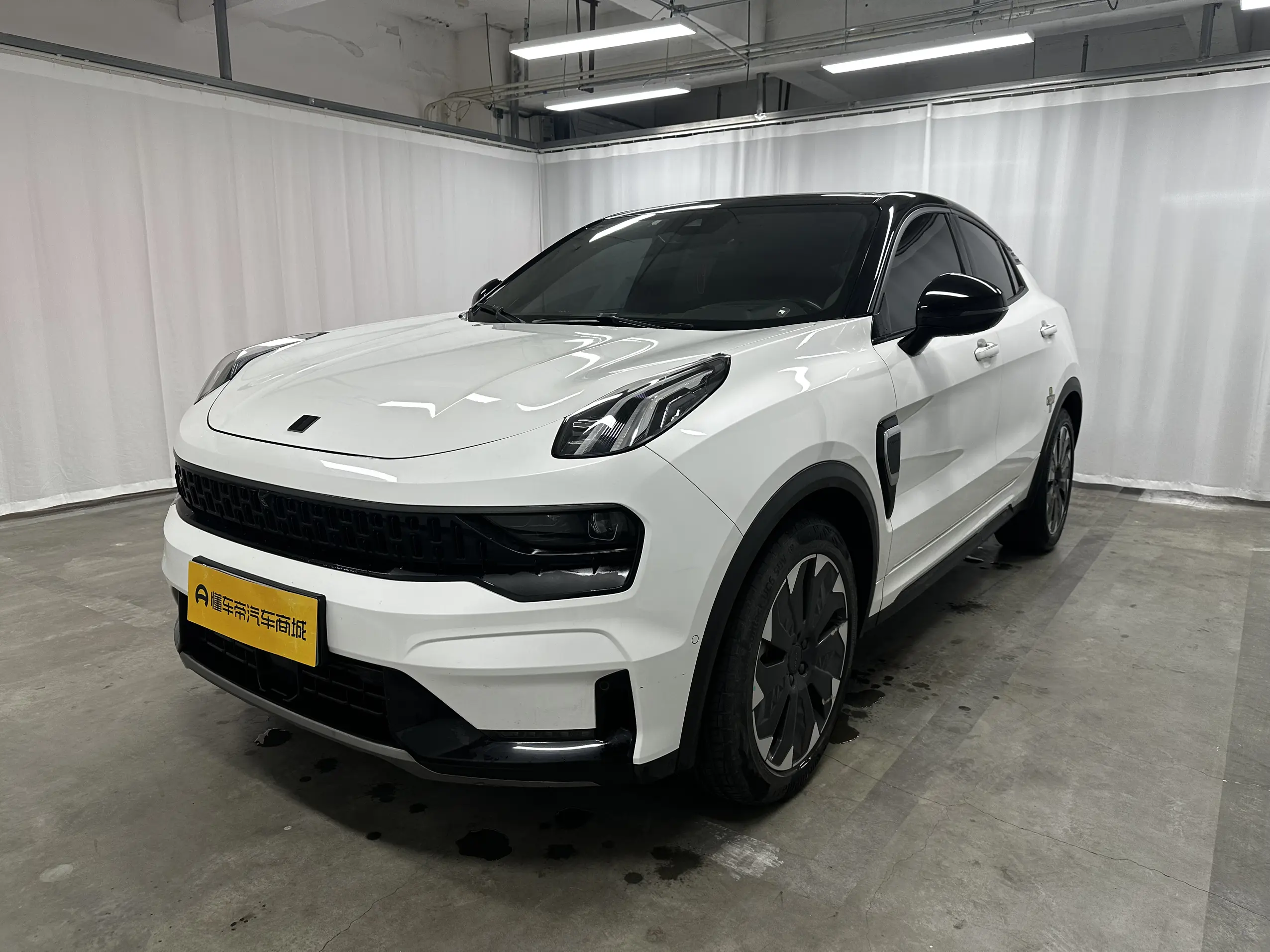 Lynk & Co 05 EM-P