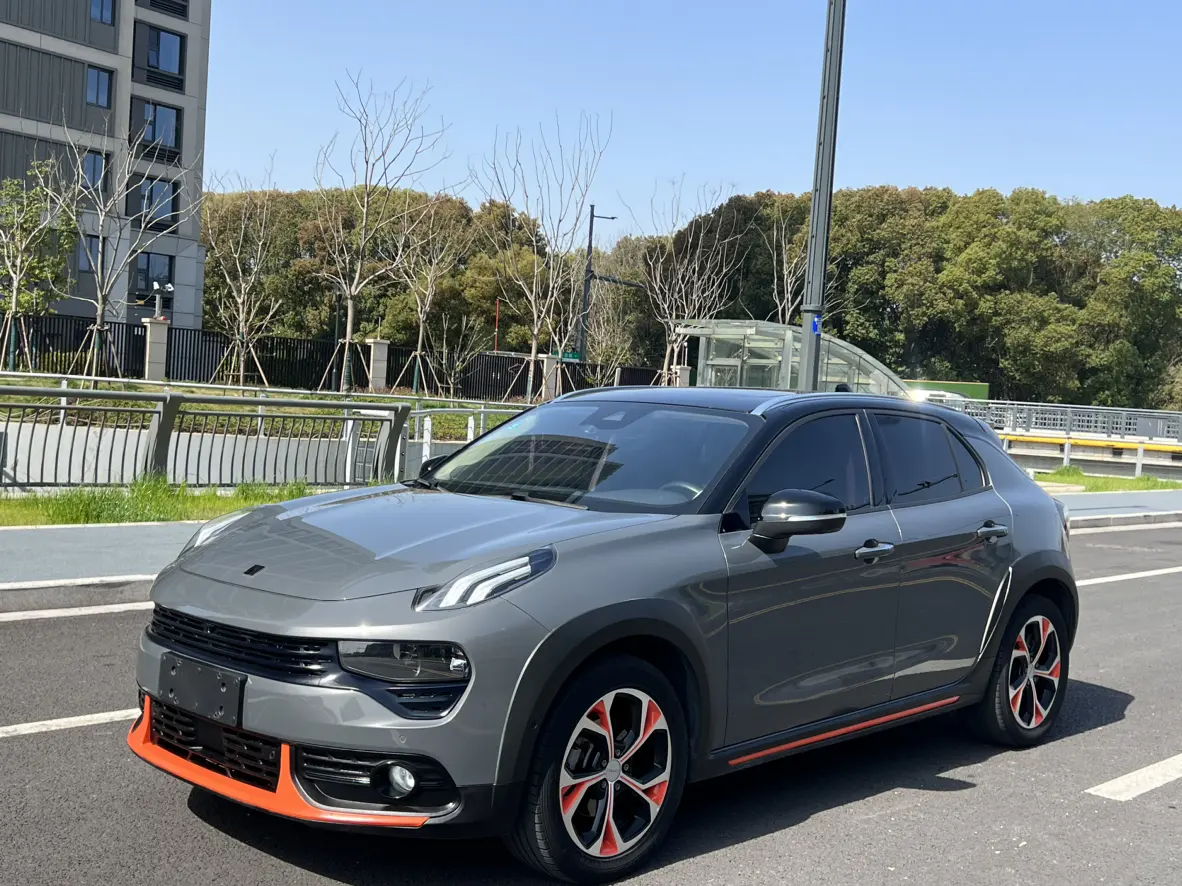 Lynk & Co 02