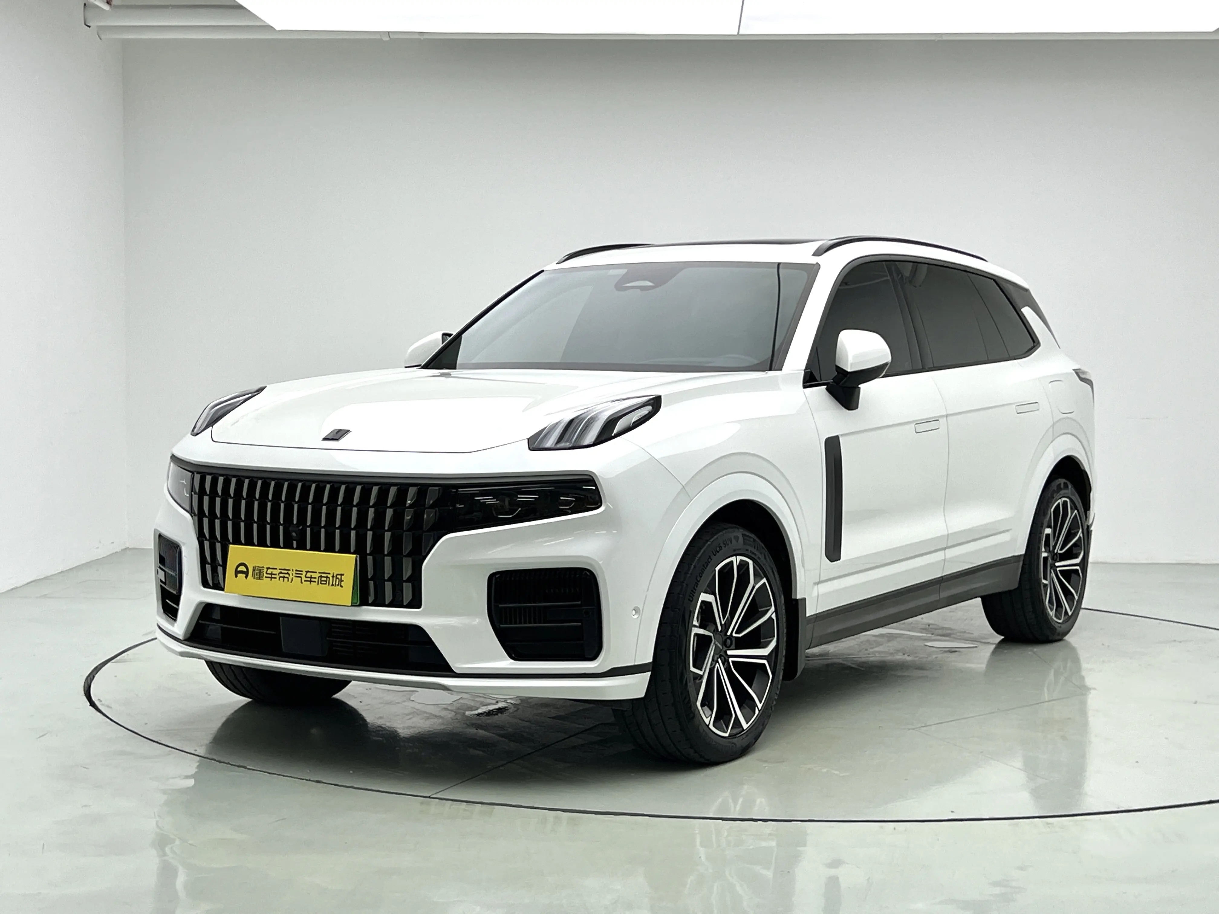 Lynk & Co 09 EM-P