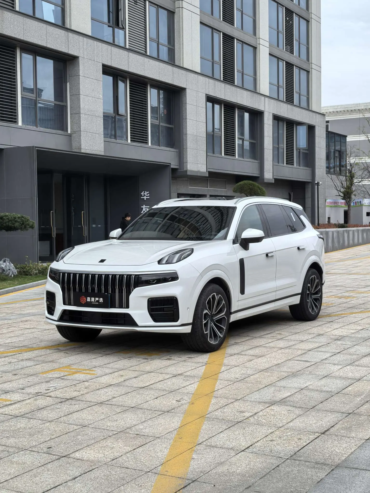 Lynk & Co 09
