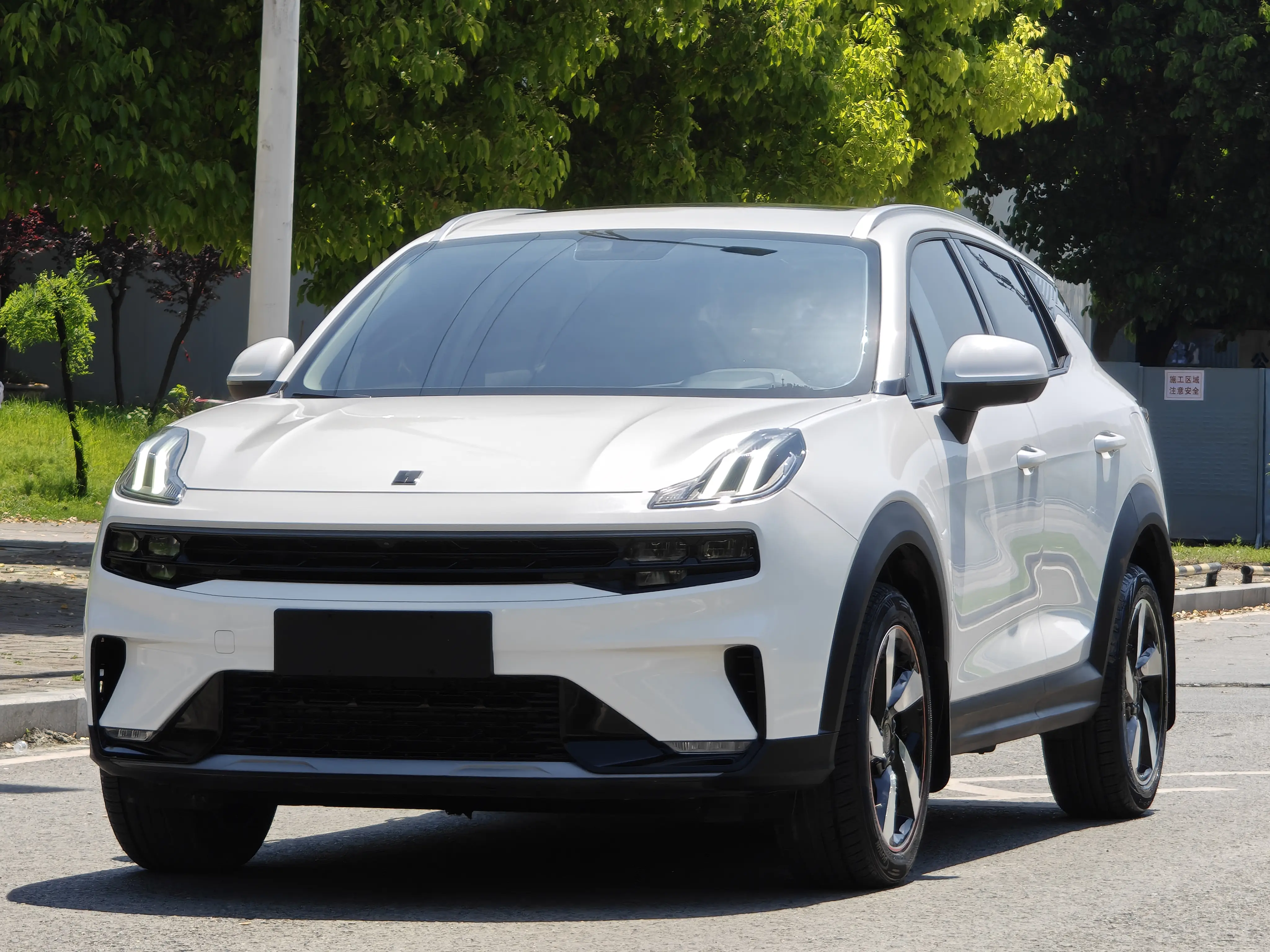 Lynk & Co 06 EM-P