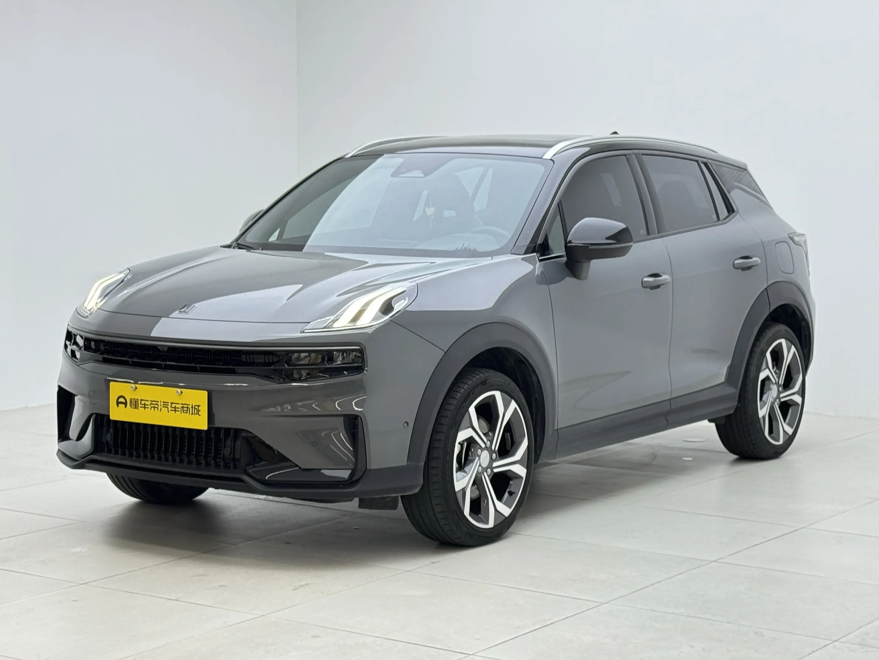 Lynk & Co 06