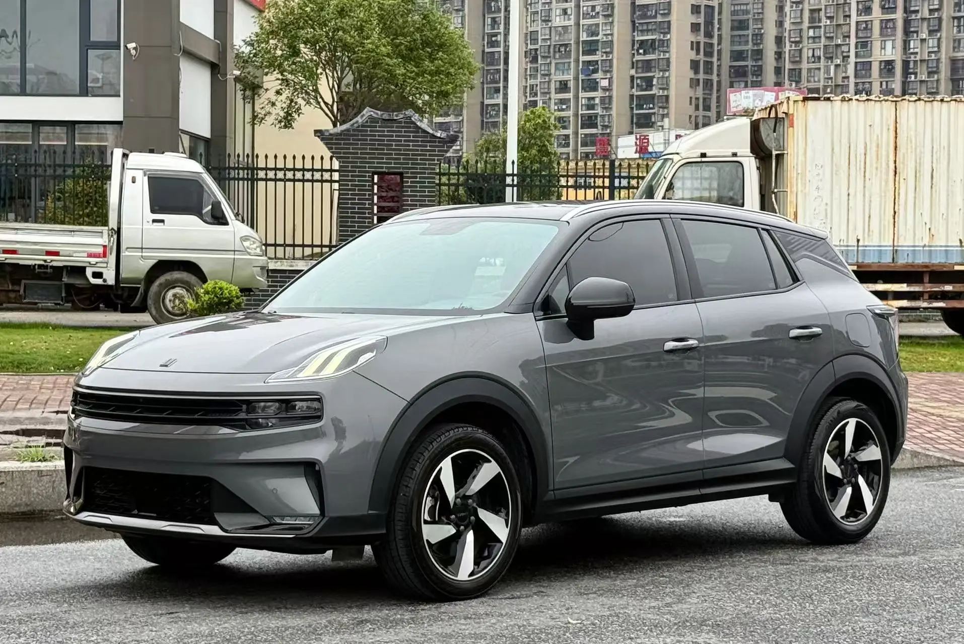 Lynk & Co 06