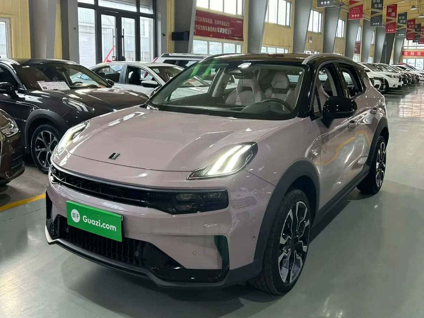 Lynk & Co 06