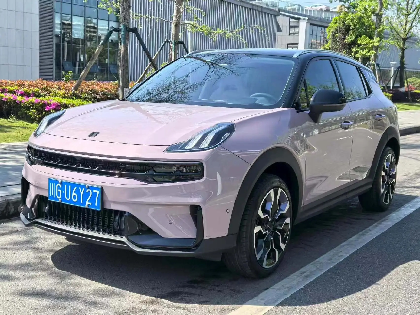 Lynk & Co 06