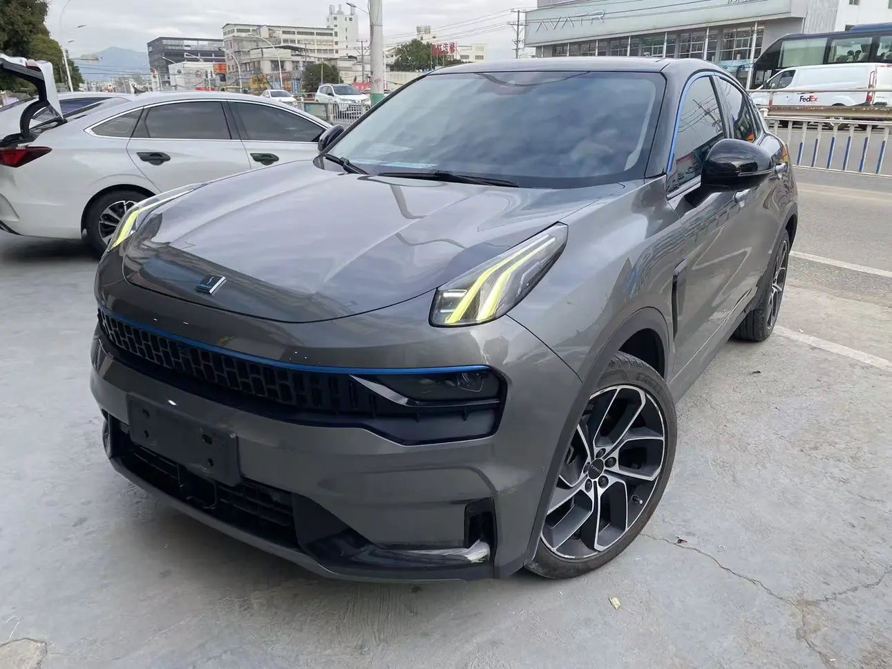 Lynk & Co 05