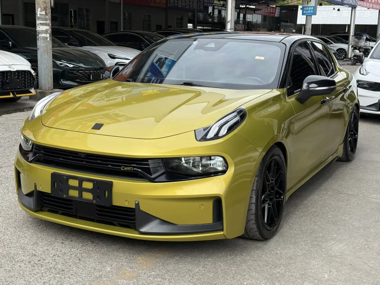 Lynk & Co 03
