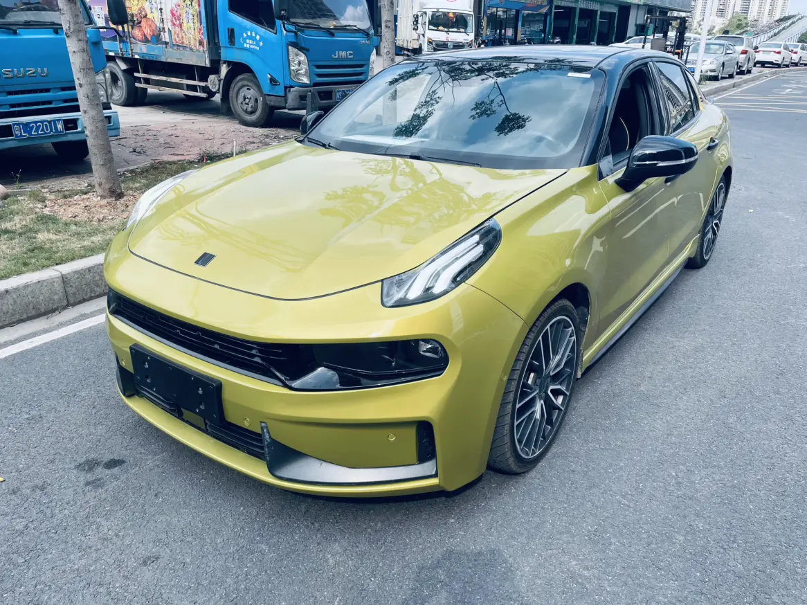 Lynk & Co 03