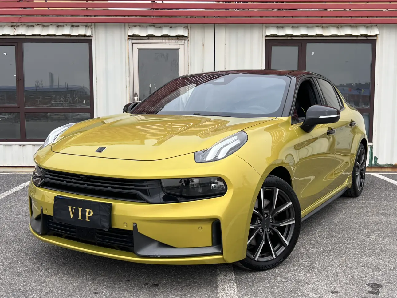 Lynk & Co 03