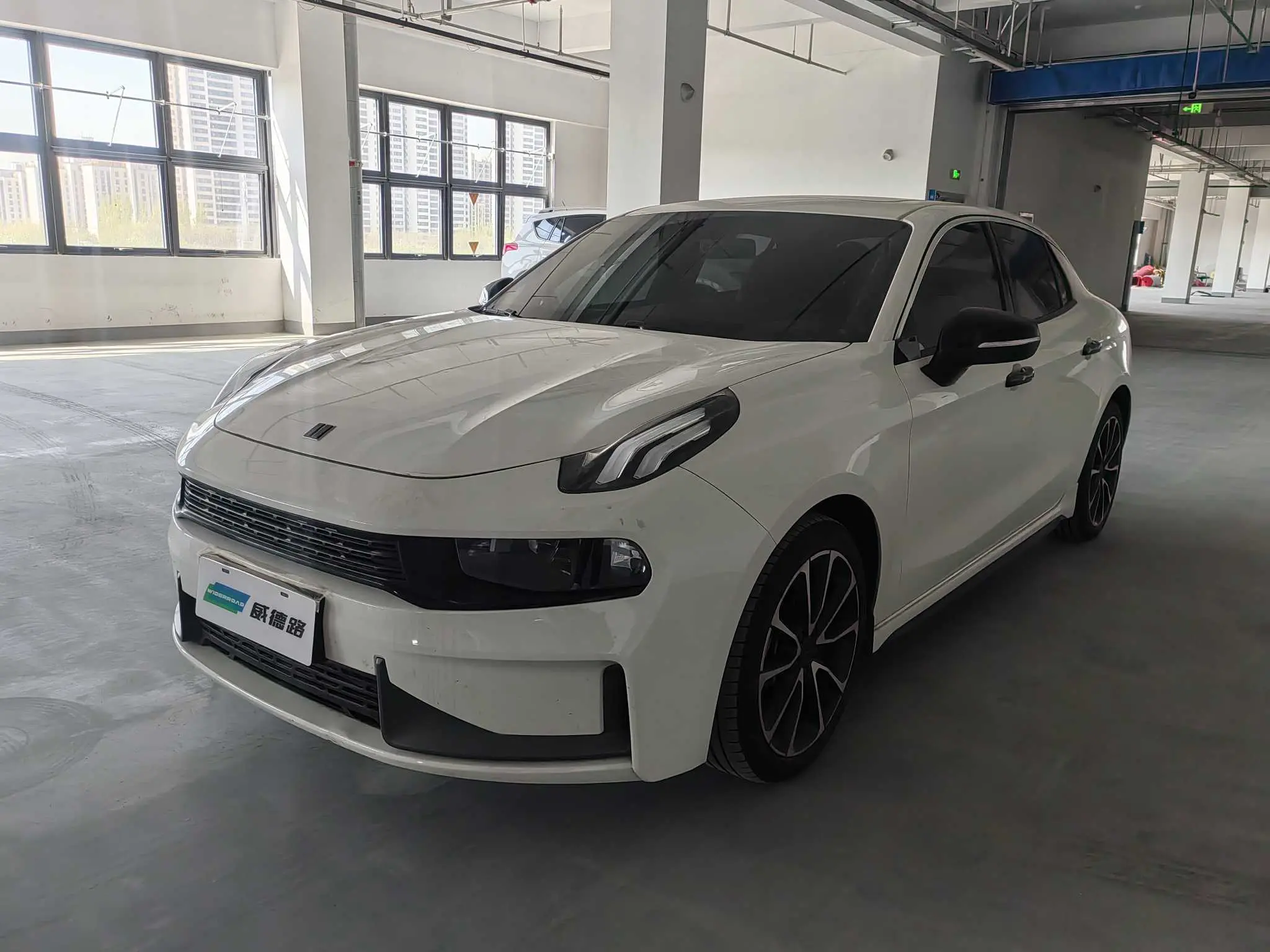 Lynk & Co 03