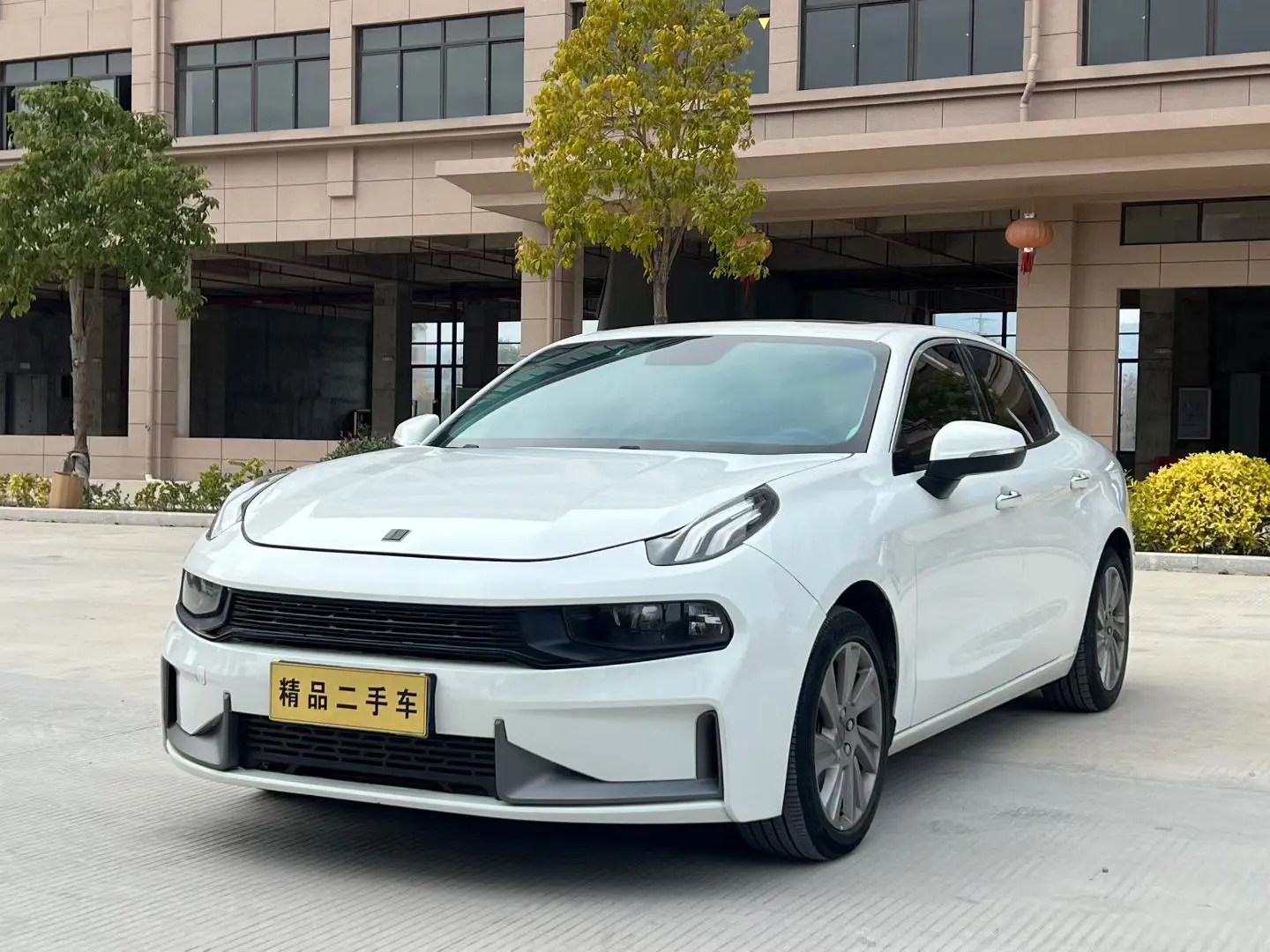 Lynk & Co 03