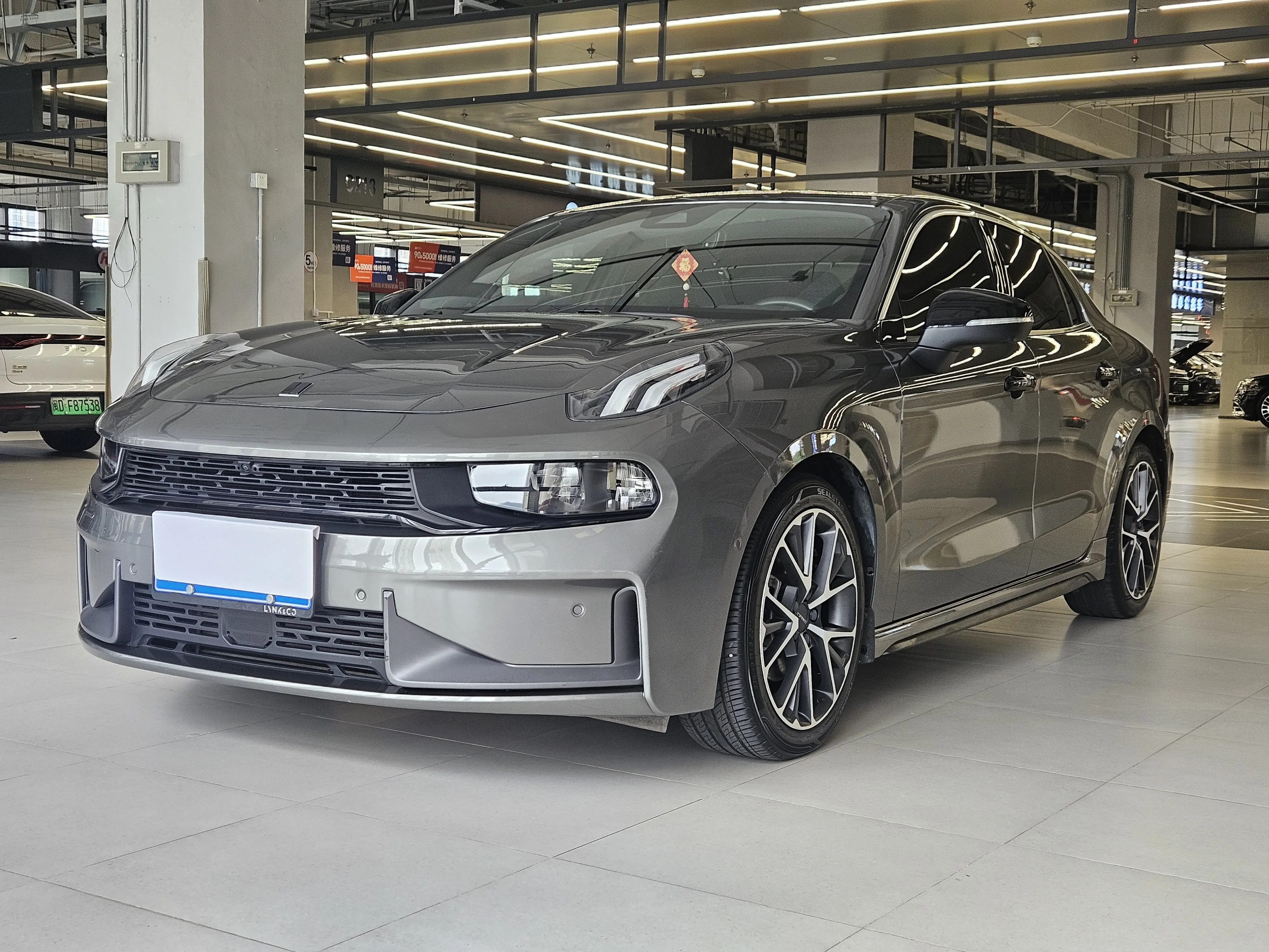 Lynk & Co 03
