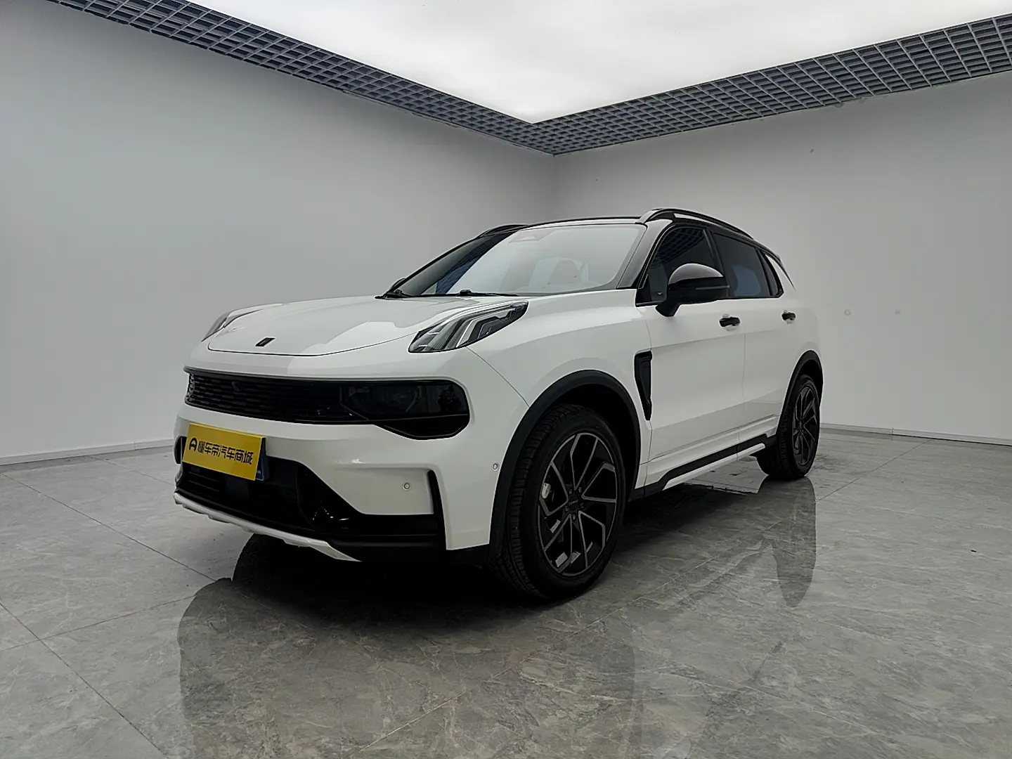 Lynk & Co 01