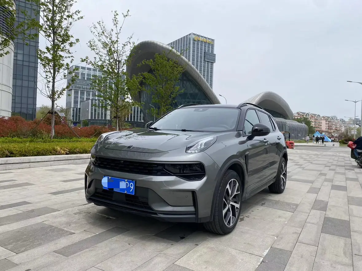 Lynk & Co 01