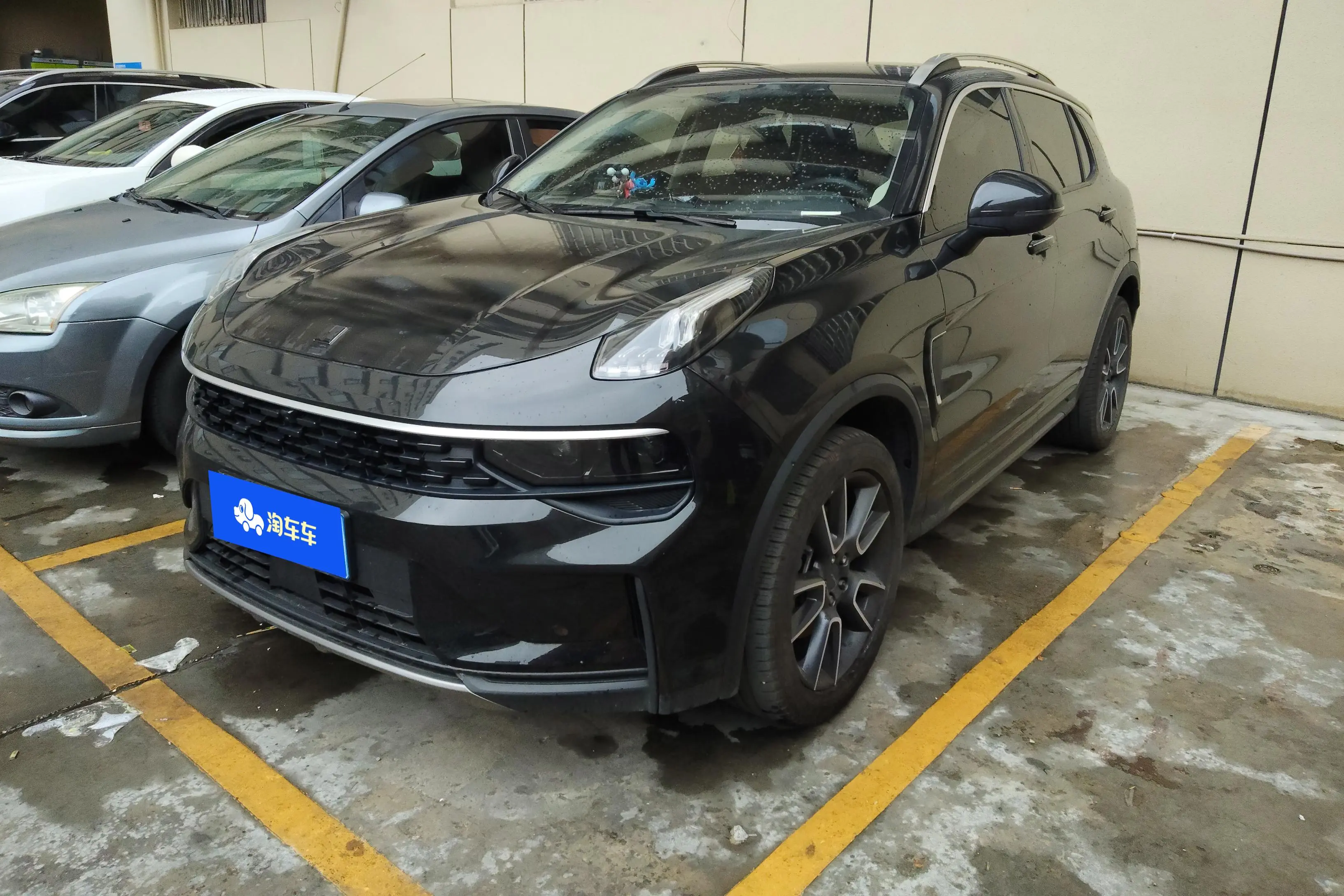 Lynk & Co 01