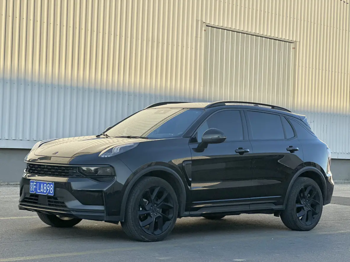 Lynk & Co 01