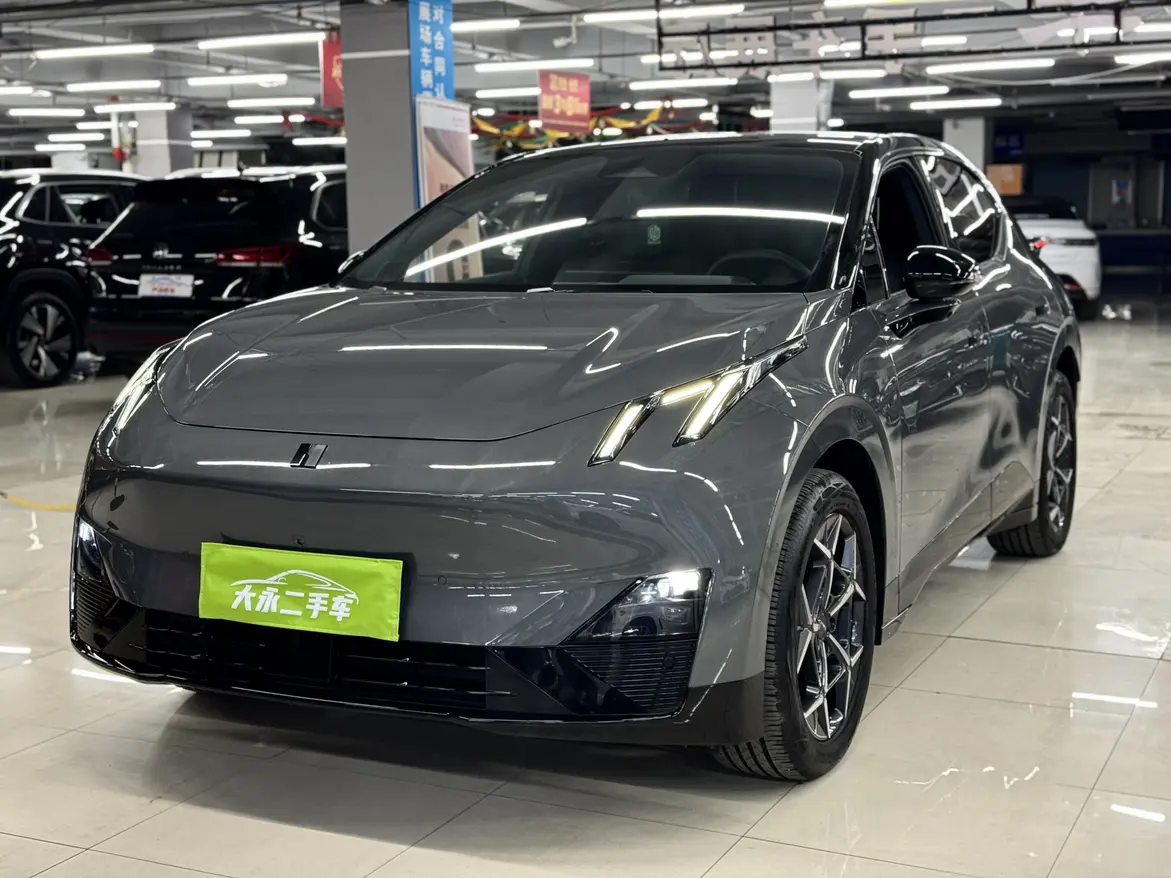 Lynk & Co Z20