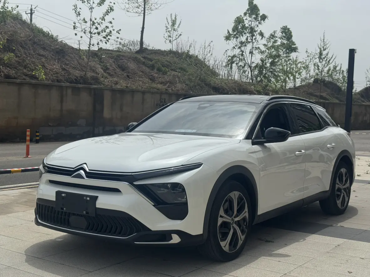 Citroën Versailles C5 X