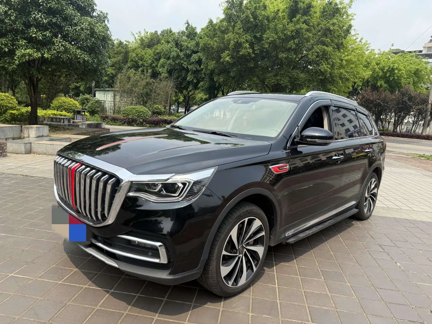 Hongqi HS7