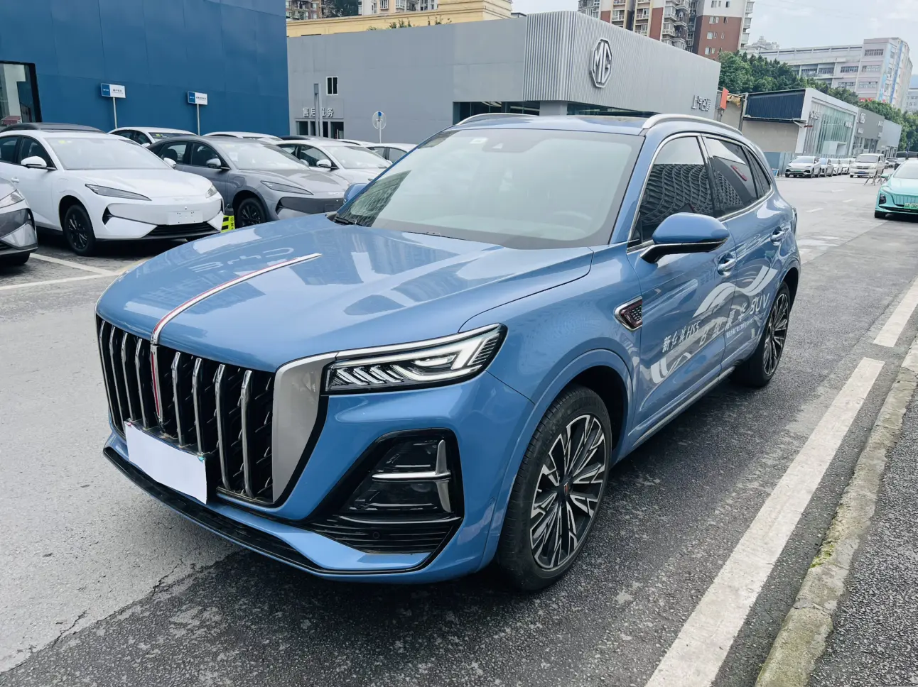 Hongqi HS5