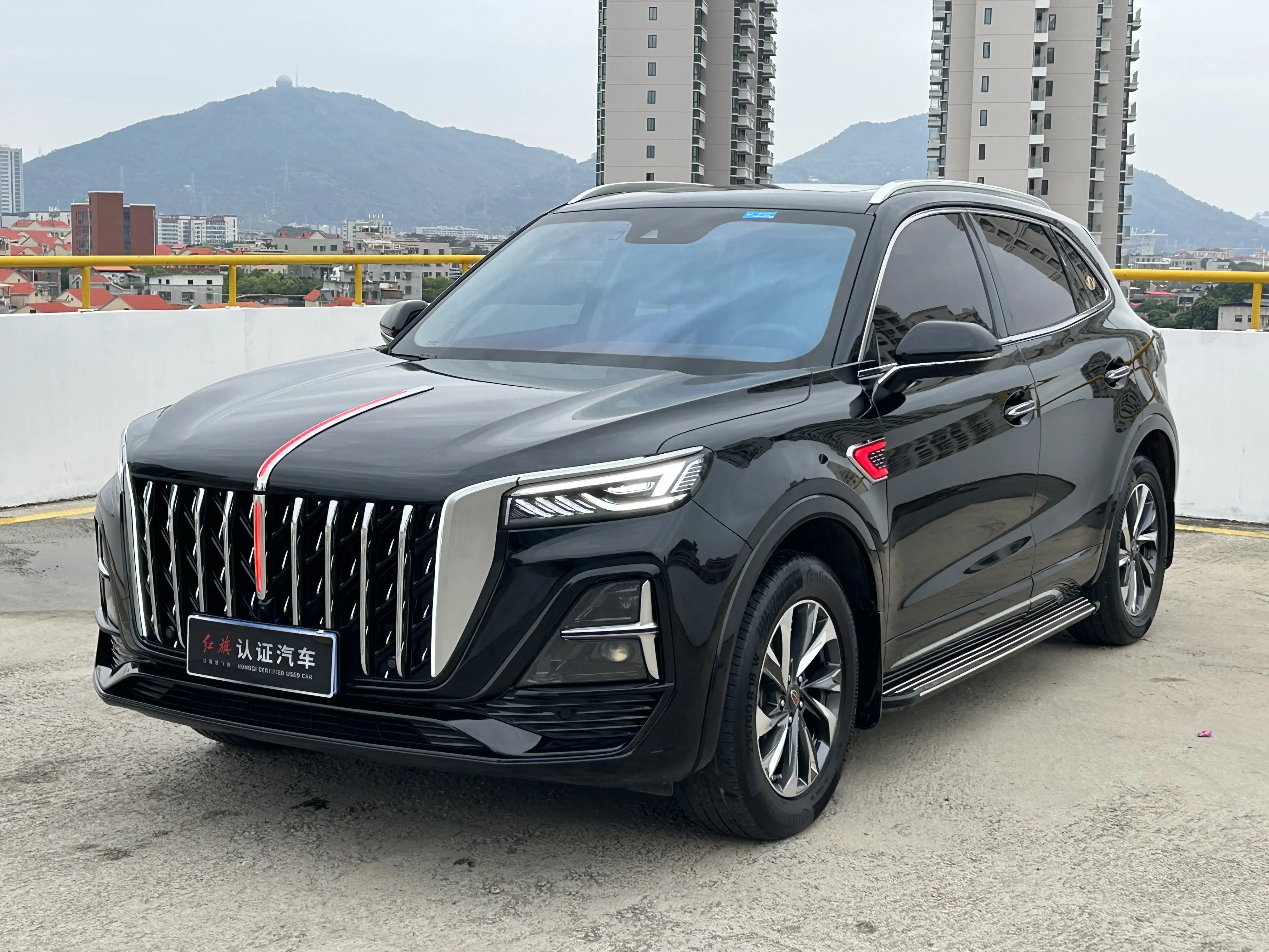 Hongqi HS5