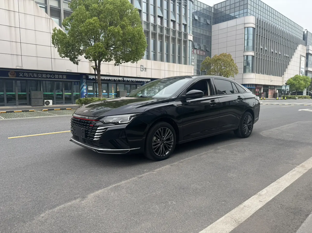 Dongfeng Yixuan MAX