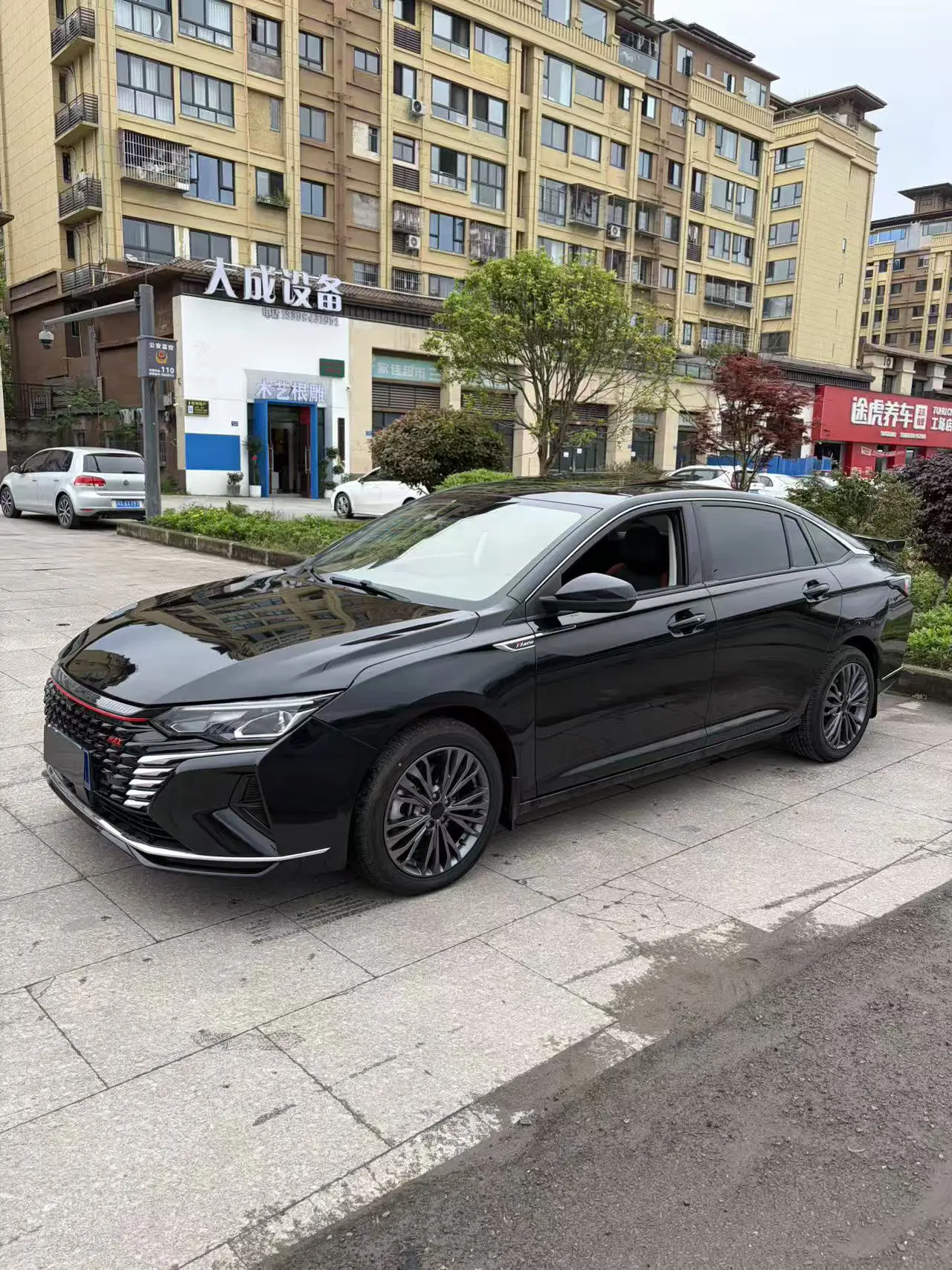 Dongfeng Yixuan MAX
