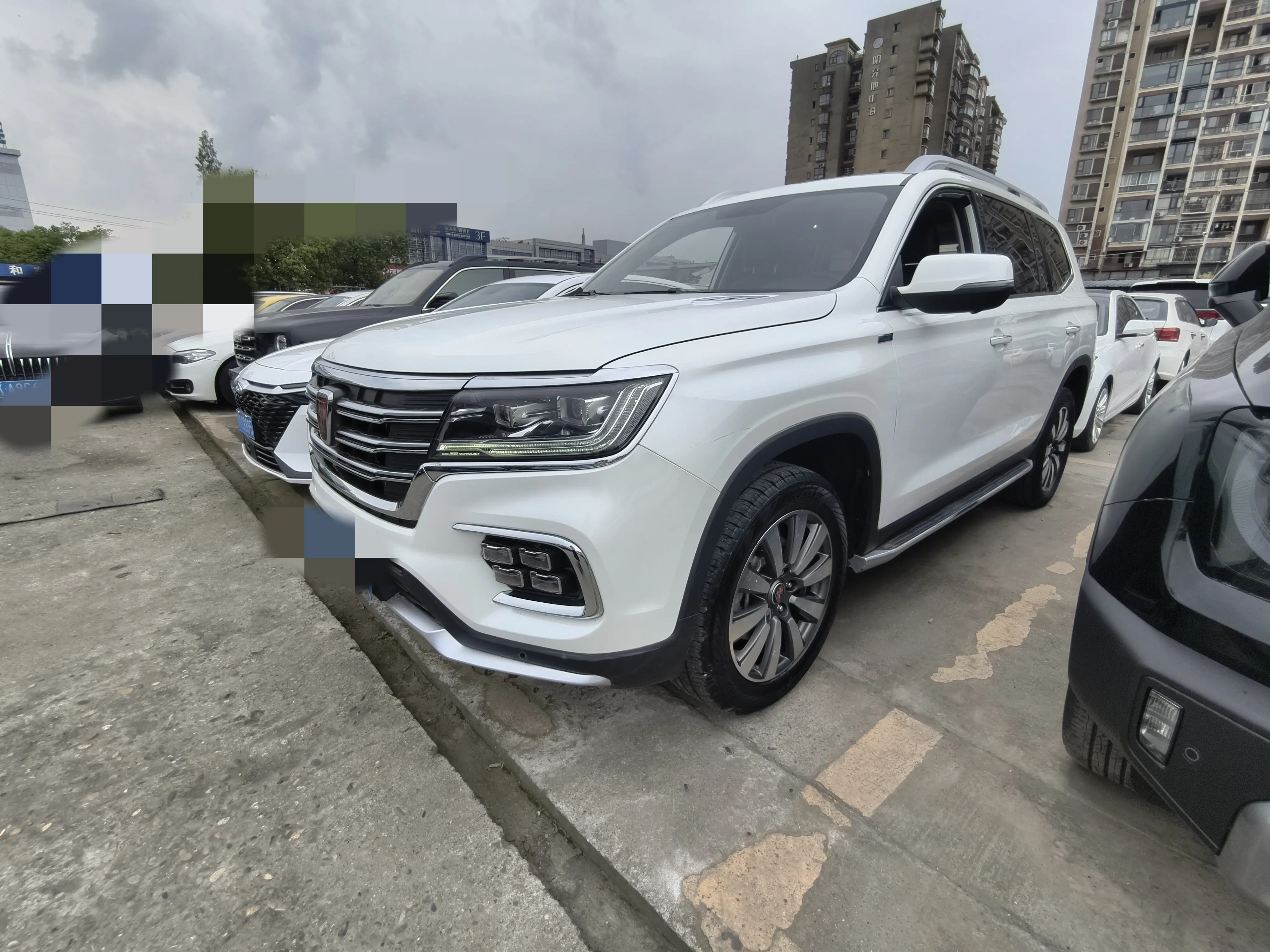 Roewe RX8