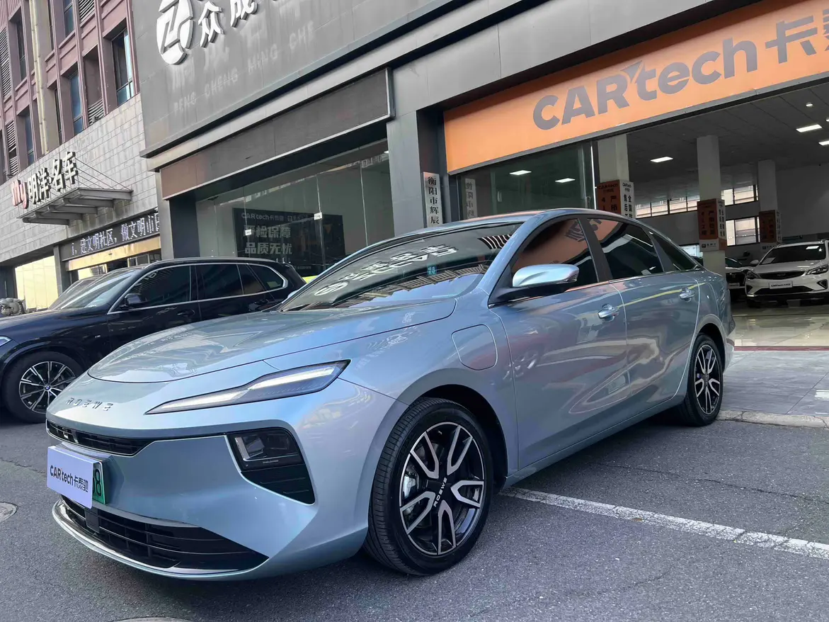 Roewe D6