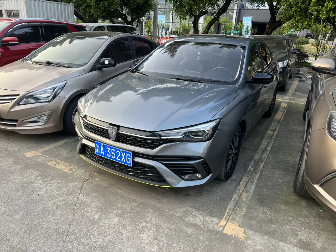 Roewe i5