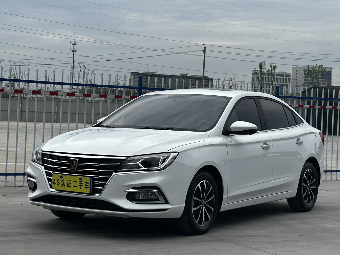 Roewe i5