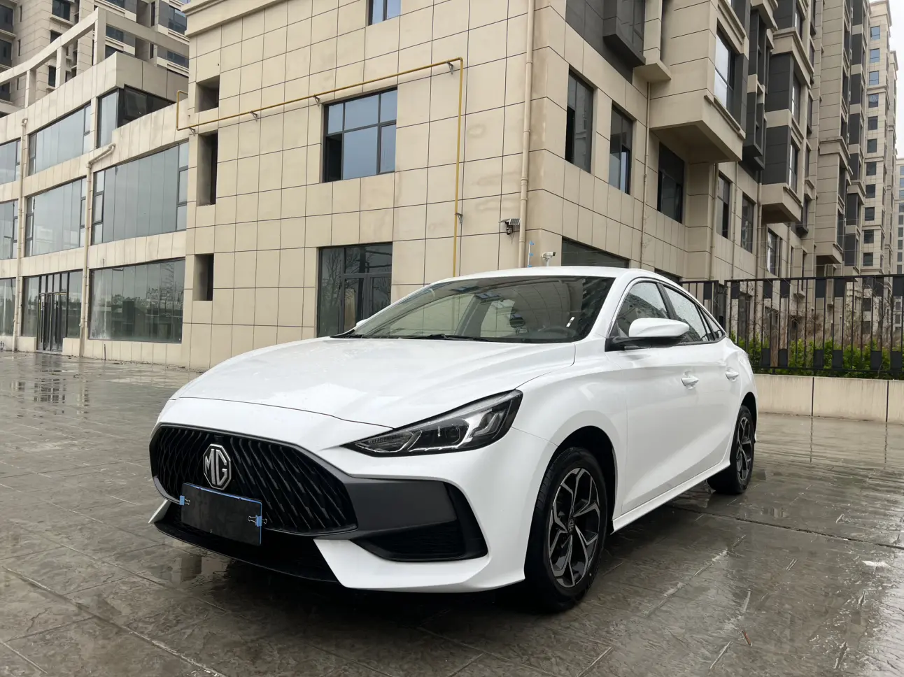 Roewe i5