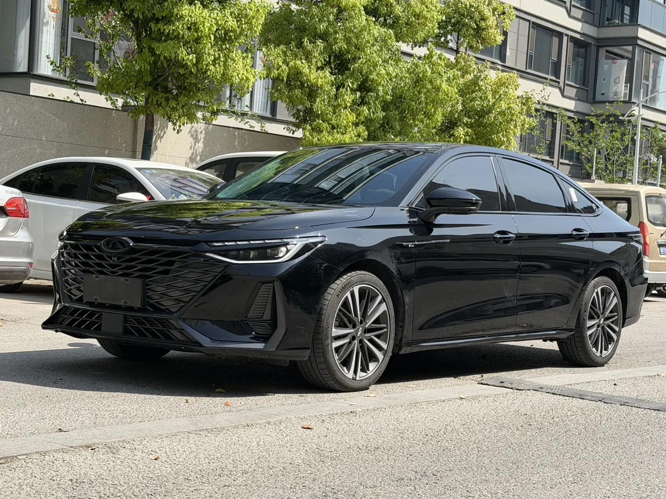 Chery Arrizo 8