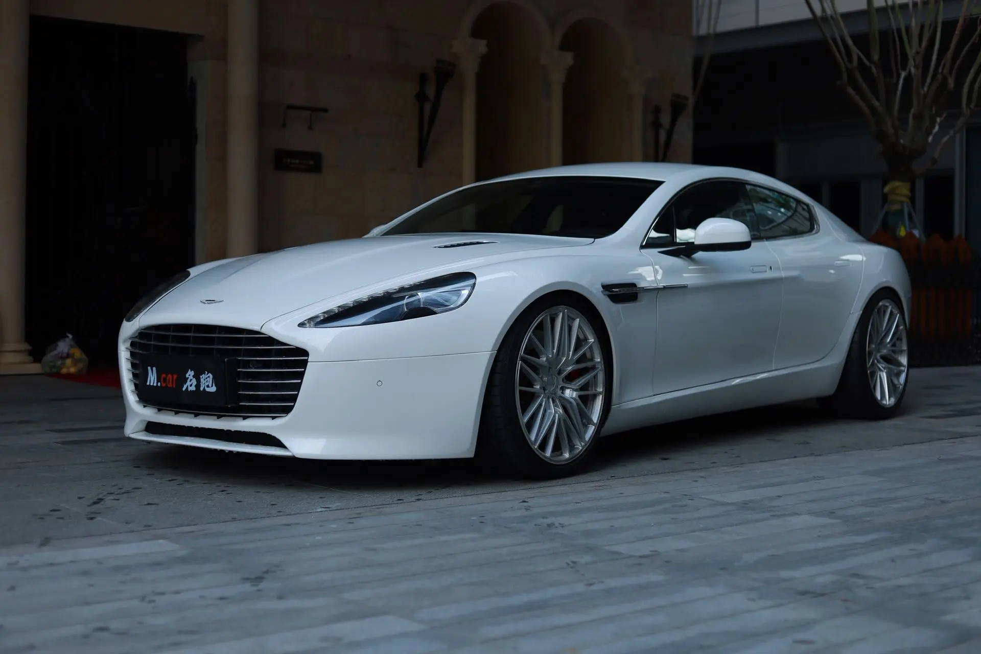 Aston Martin Rapide