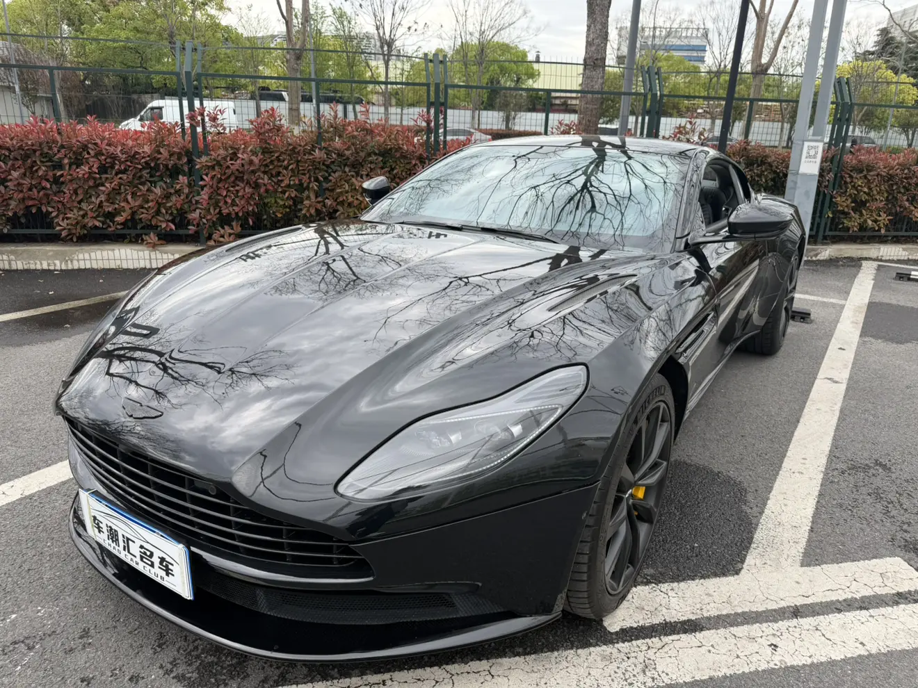 Aston Martin DB11