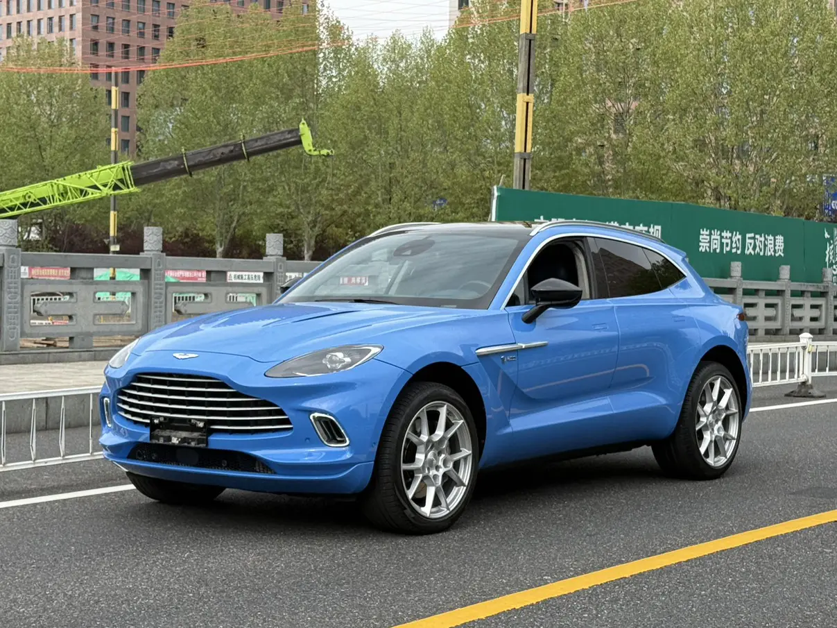 Aston Martin DBX