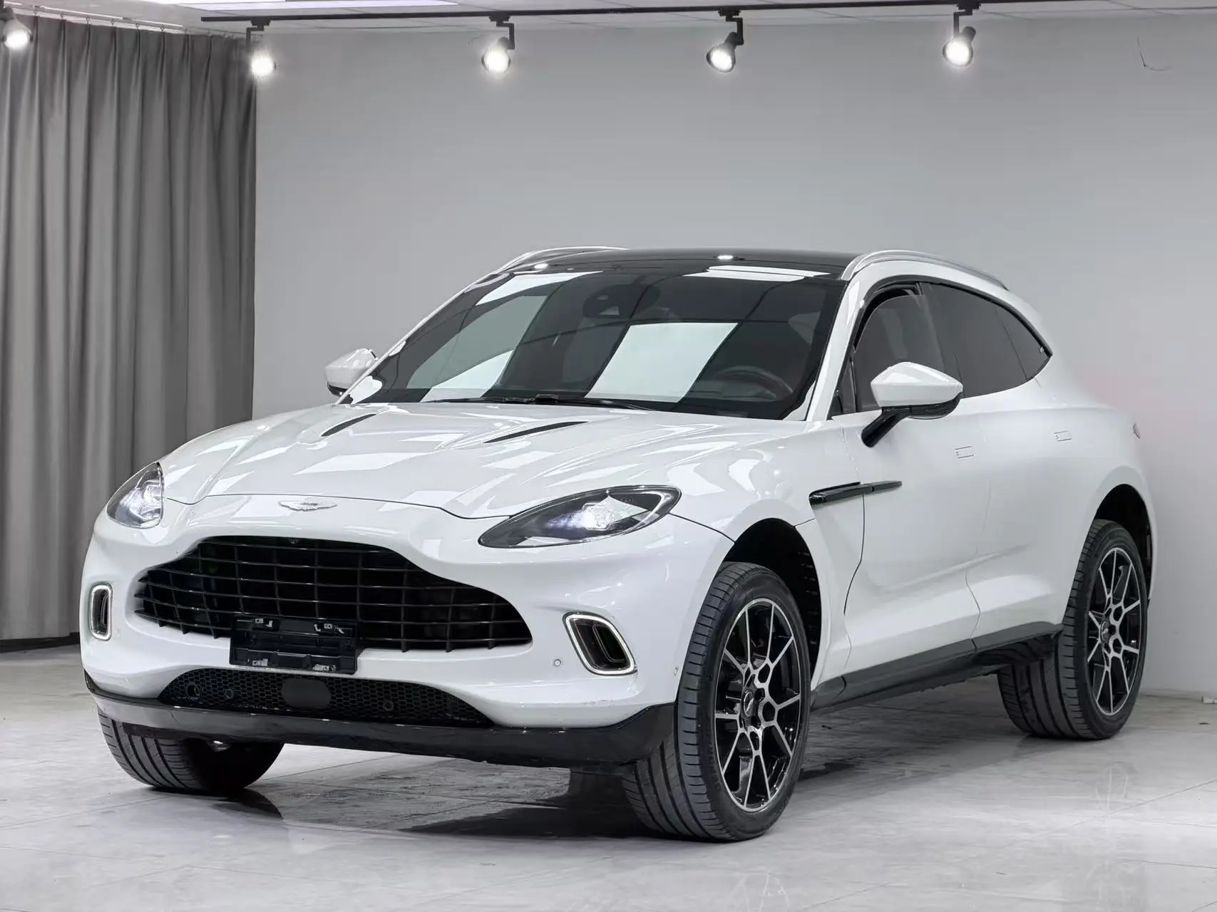 Aston Martin DBX