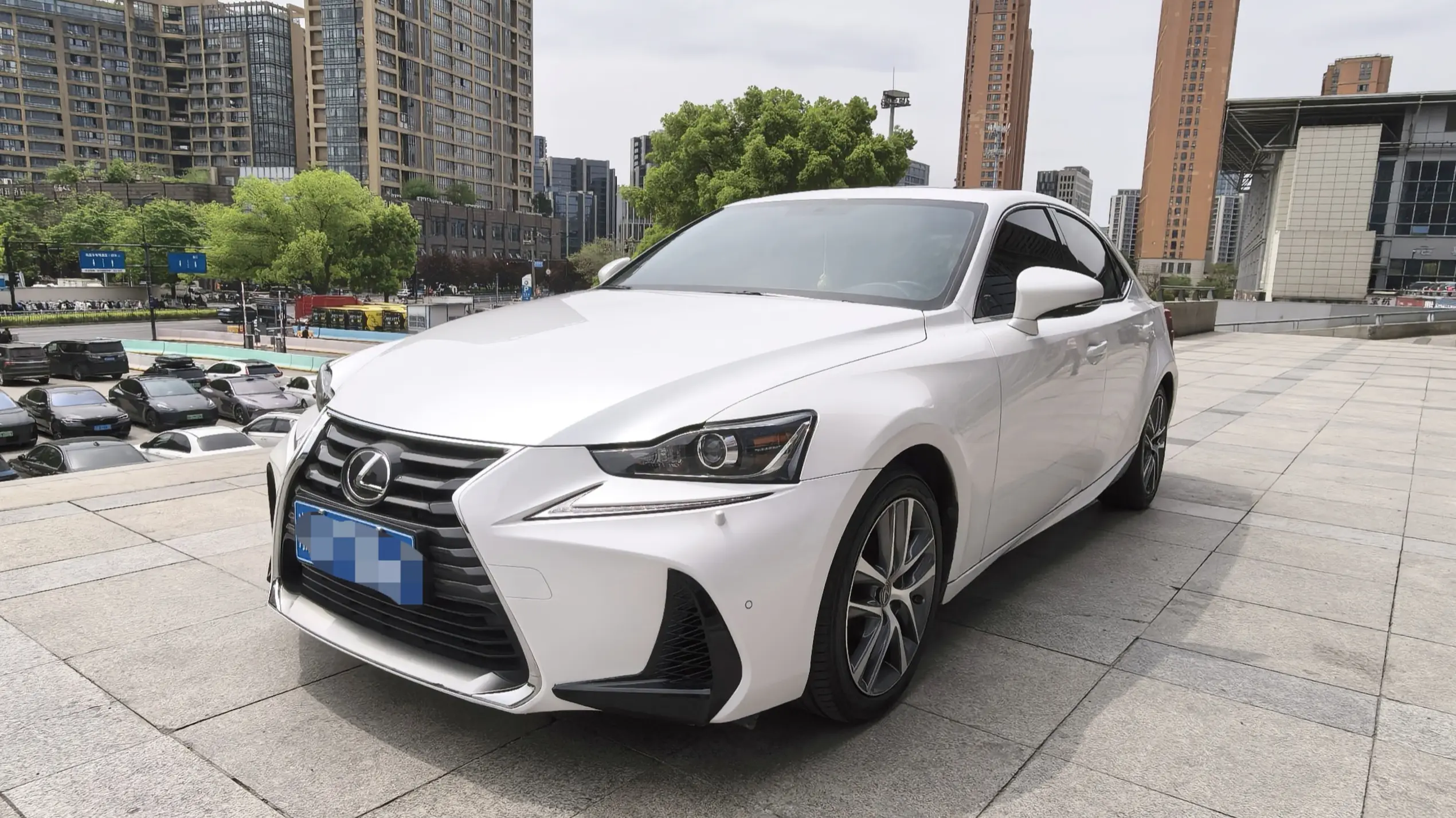 Lexus IS