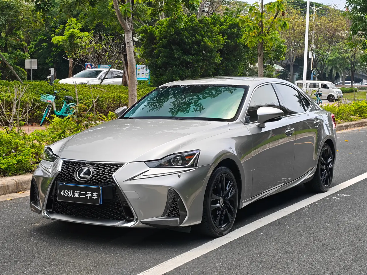 Lexus IS